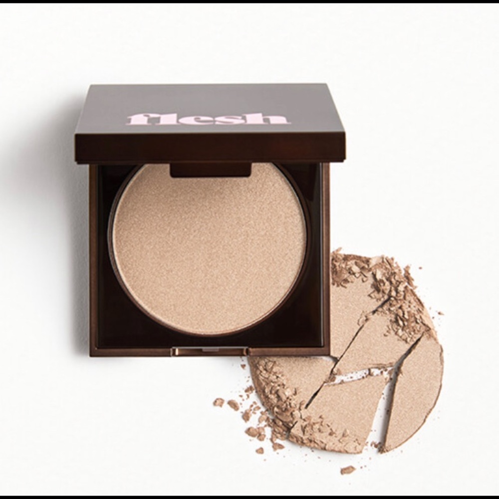 Host Pick! Champagne Flesh Highlighting Powder ✨🍾 in Jump NWT